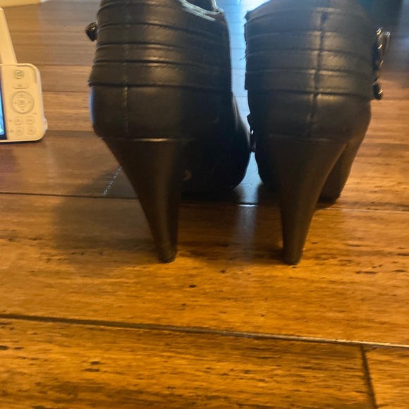 G by Guess  black buckle boots Size 6M EUC  Shoes Heels - Picture 4 of 10